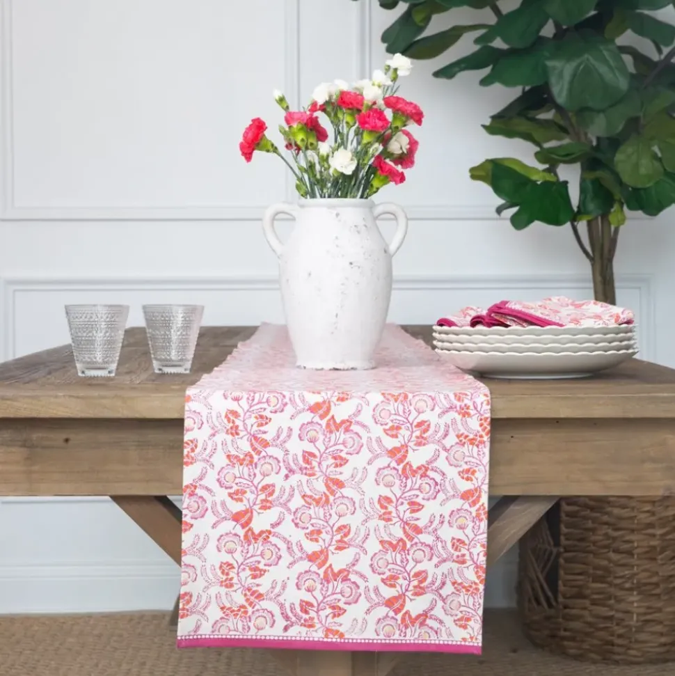 Gardenia Vine Berry Table Runner
