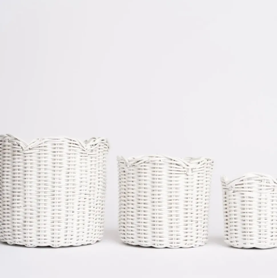 White Wicker Scalloped Container